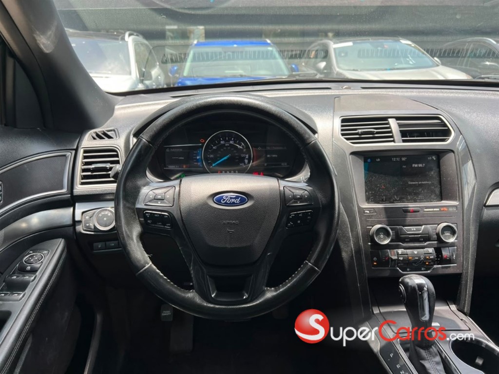 2019 Ford Explorer XLT — foto 6 / 8