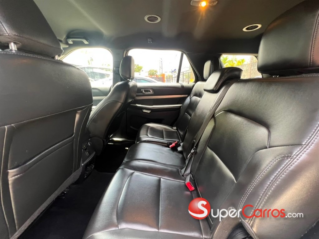 2019 Ford Explorer XLT — foto 7 / 8