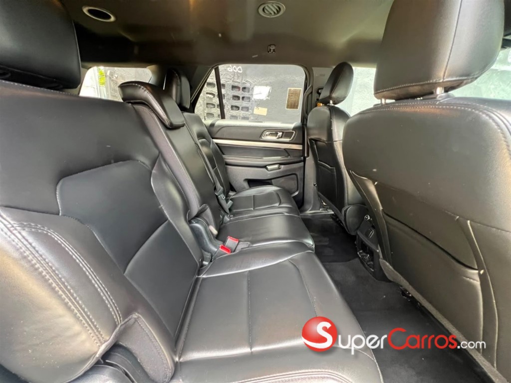2019 Ford Explorer XLT — foto 8 / 8