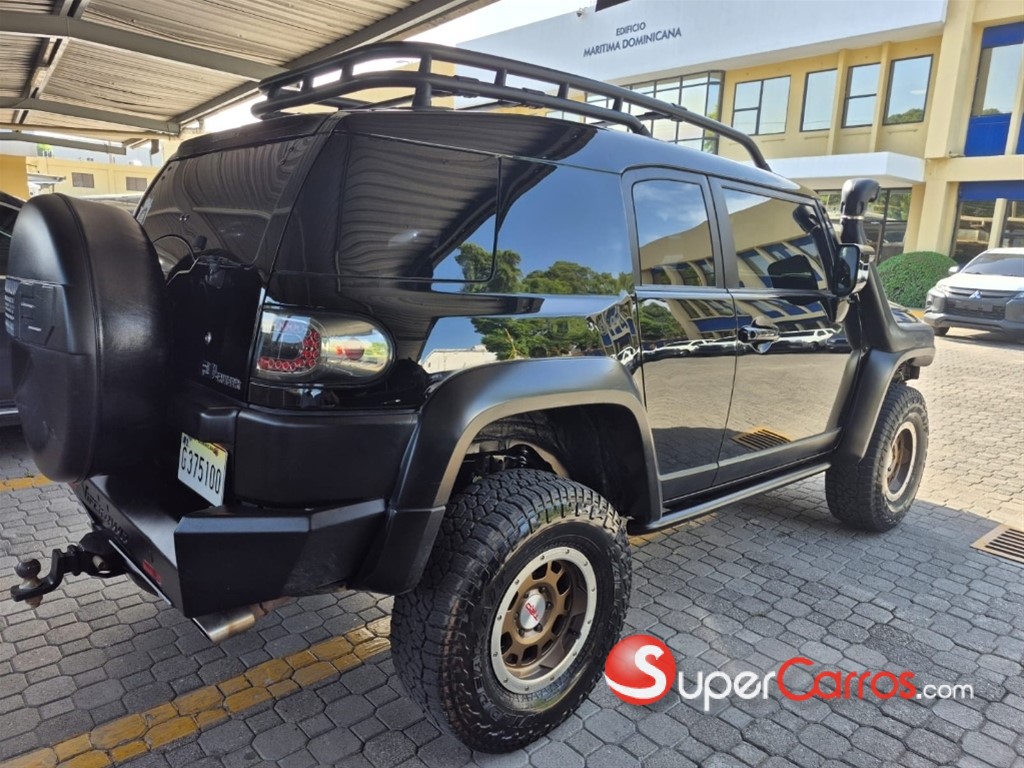2013 Toyota FJ Cruiser — foto 3 / 12