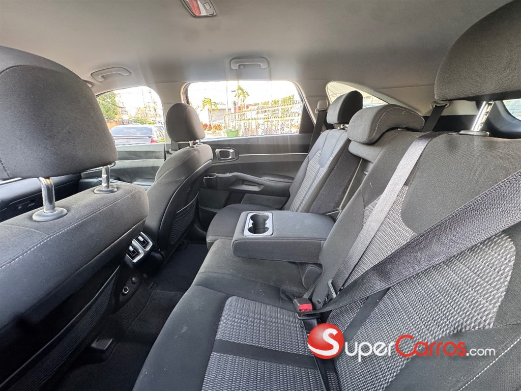 2022 Kia Sorento LX — foto 5 / 11
