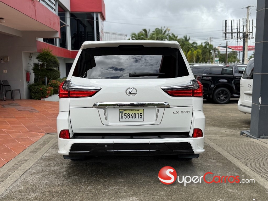 2018 Lexus LX 570 Sport — foto 5 / 12