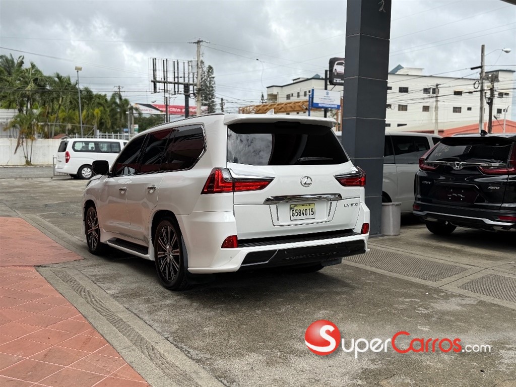 2018 Lexus LX 570 Sport — foto 6 / 12