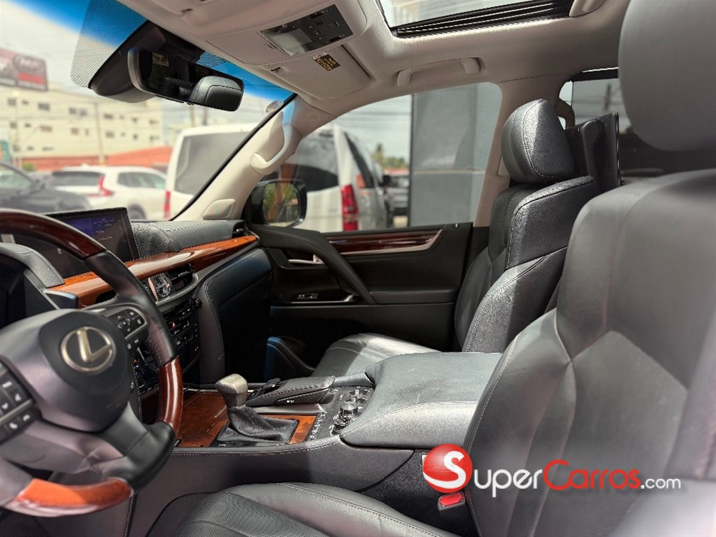 2018 Lexus LX 570 Sport — foto 9 / 12