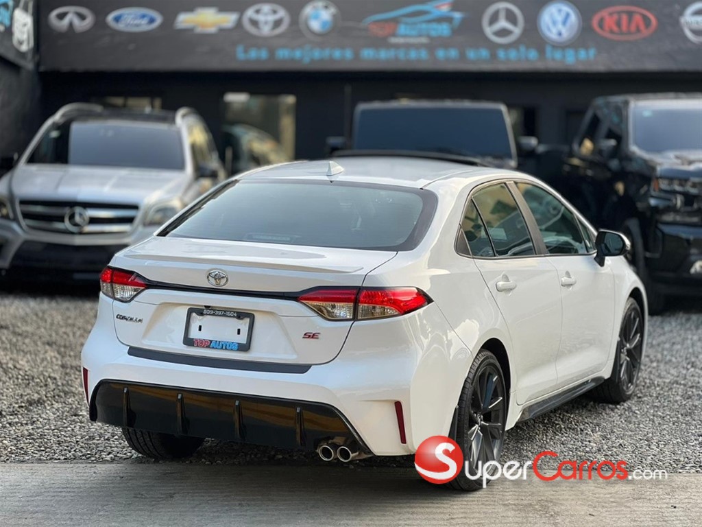 2024 Toyota Corolla SE — foto 3 / 8