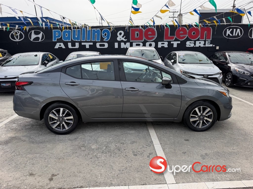 2020 Nissan Versa — foto 2 / 9