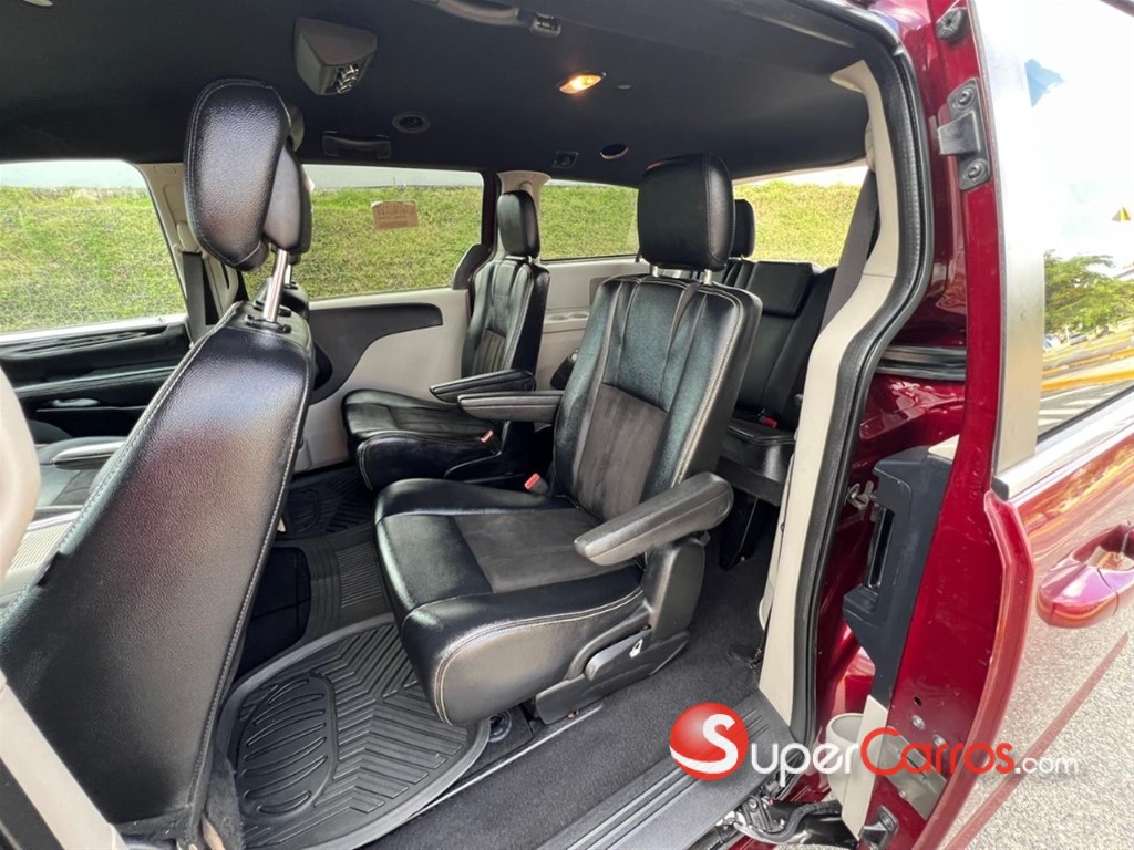 2020 Dodge Grand Caravan SXT — foto 6 / 12