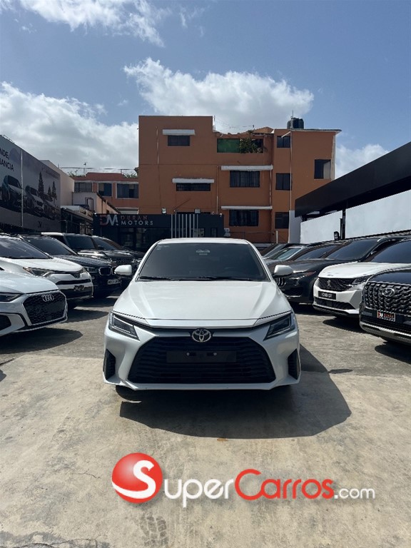 2023 Toyota Yaris — foto 2 / 11