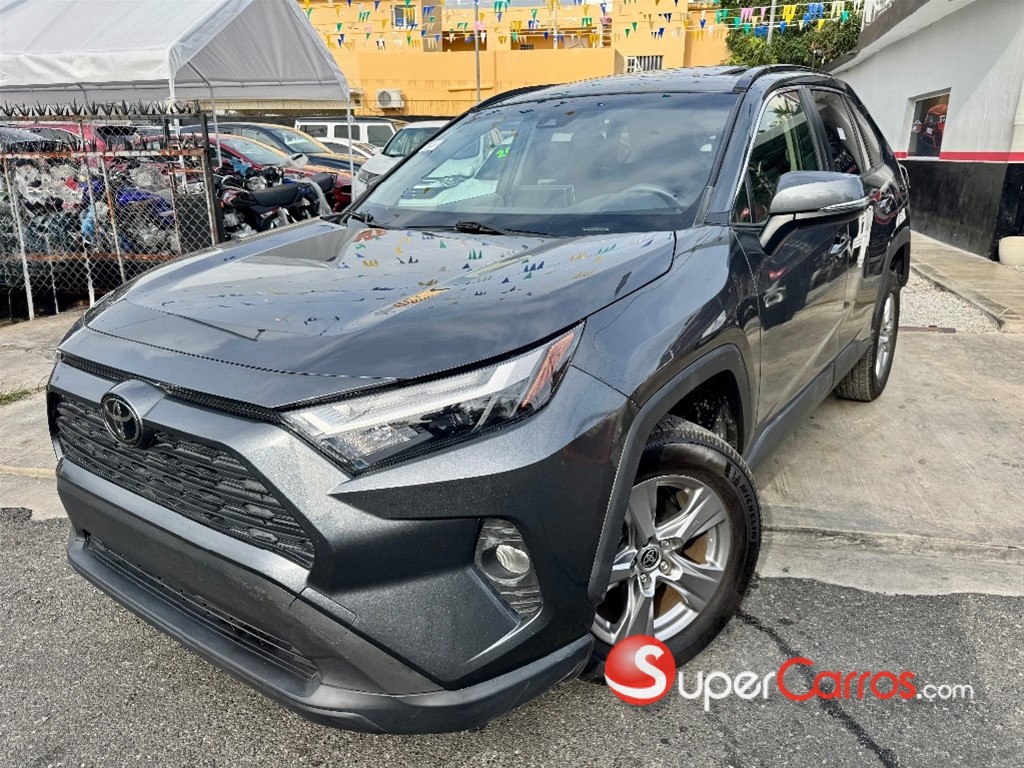 2022 Toyota RAV4 XLE — foto 2 / 12
