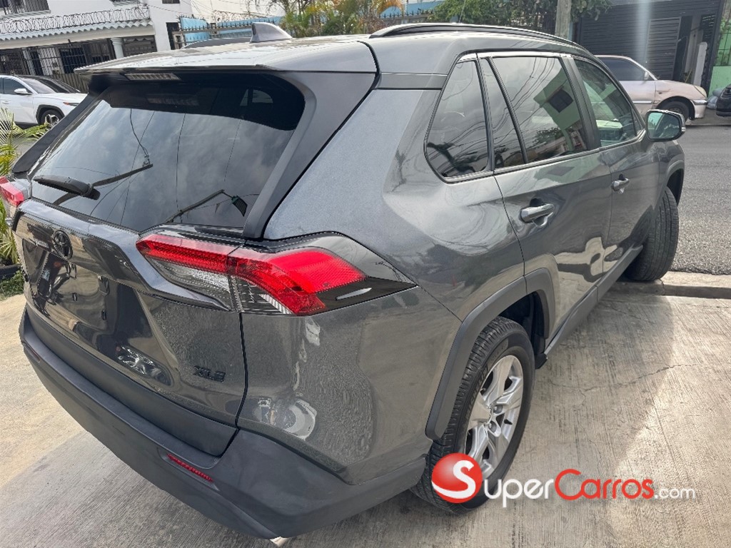 2022 Toyota RAV4 XLE — foto 4 / 12