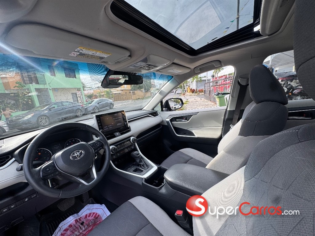 2022 Toyota RAV4 XLE — foto 7 / 12