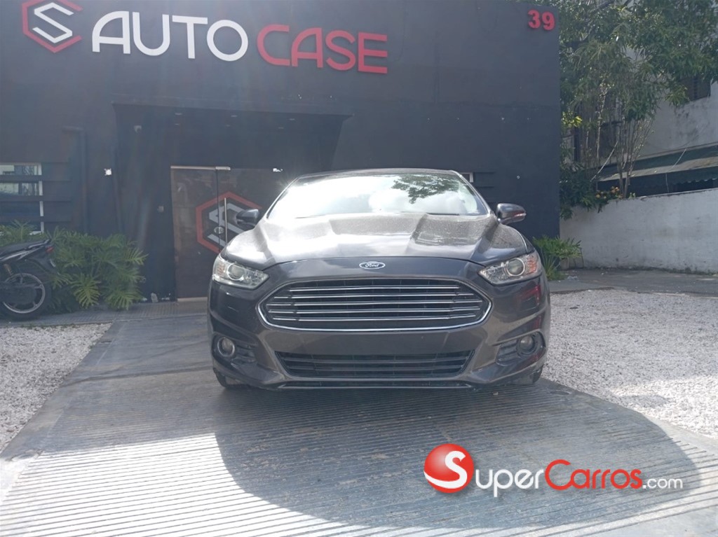 2015 Ford Fusion SE — foto 2 / 10