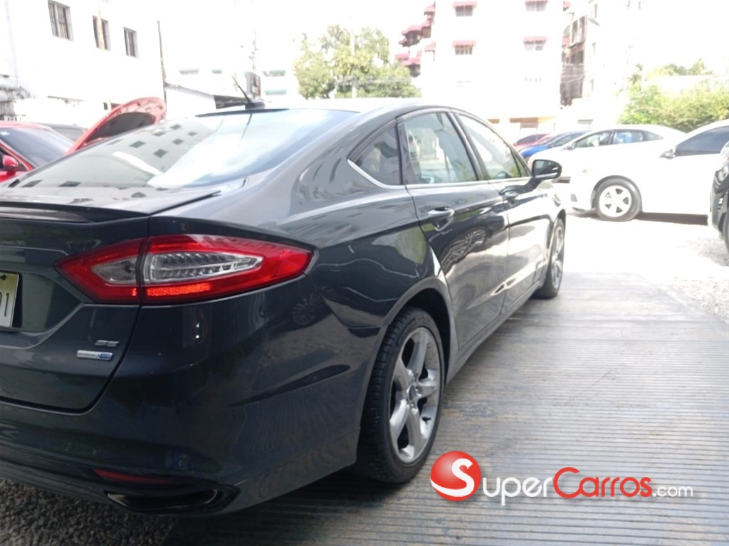 2015 Ford Fusion SE — foto 5 / 10