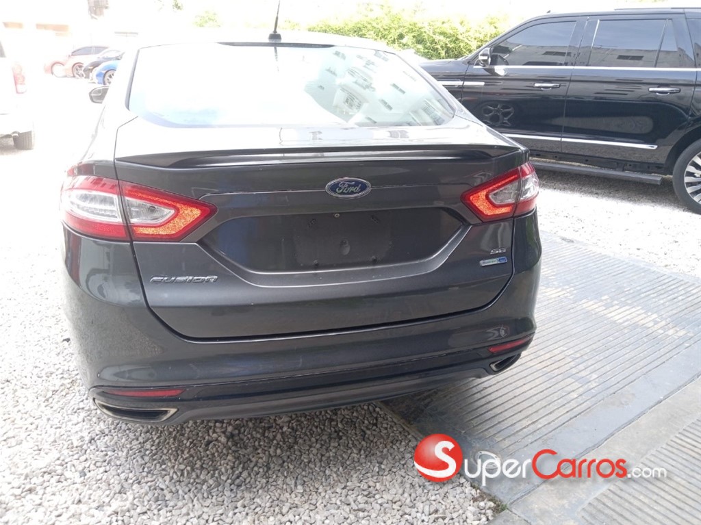 2015 Ford Fusion SE — foto 7 / 10