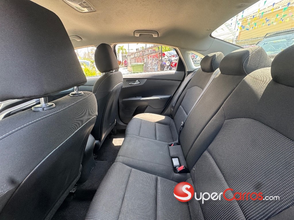 2021 Kia Forte LXS — foto 7 / 11