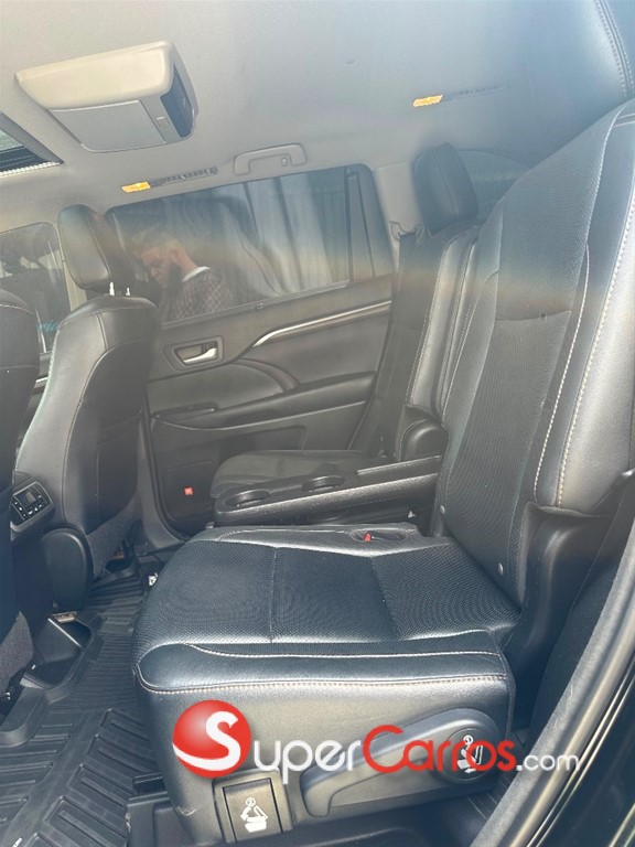 2016 Toyota Highlander Limited Platinum — foto 9 / 12