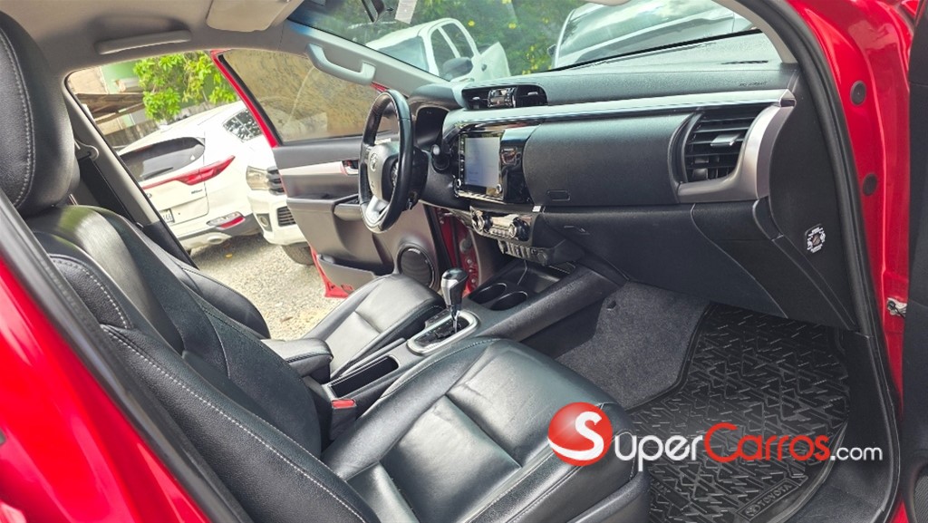 2020 Toyota Hilux SRV — foto 8 / 12