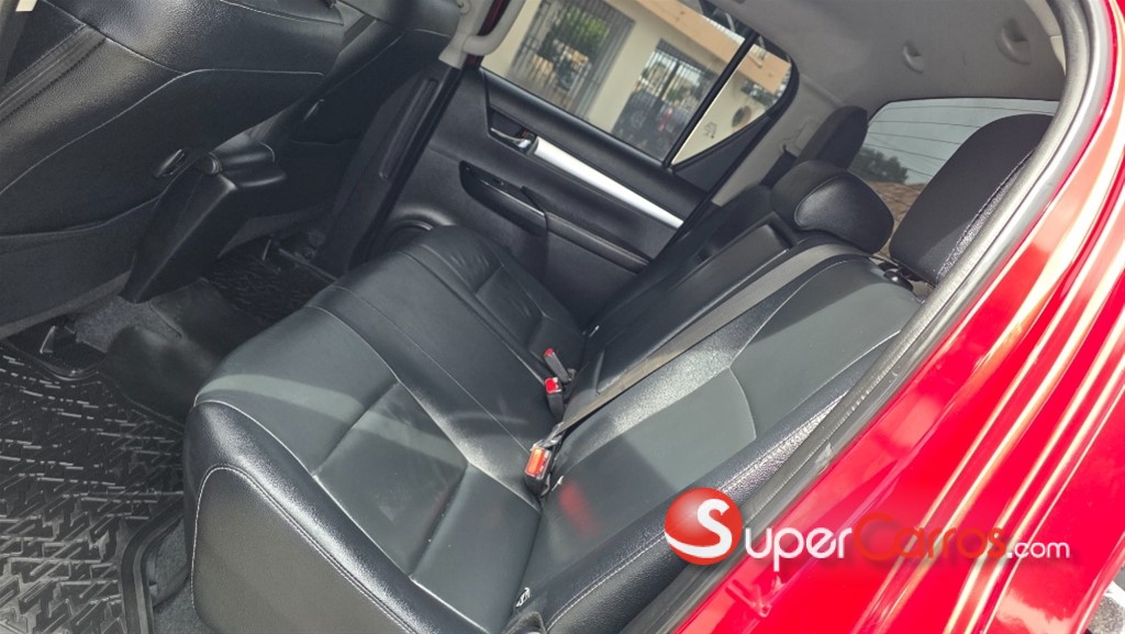 2020 Toyota Hilux SRV — foto 10 / 12