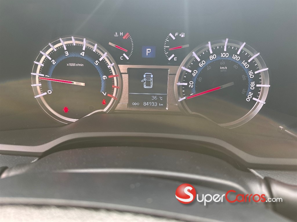 2018 Toyota 4 Runner Limited — foto 2 / 9