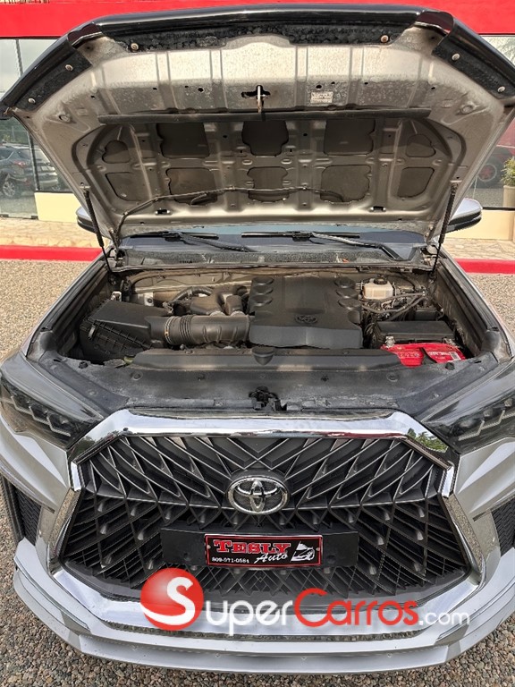 2018 Toyota 4 Runner Limited — foto 6 / 9
