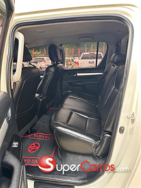 2018 Toyota Hilux Limited — foto 6 / 9
