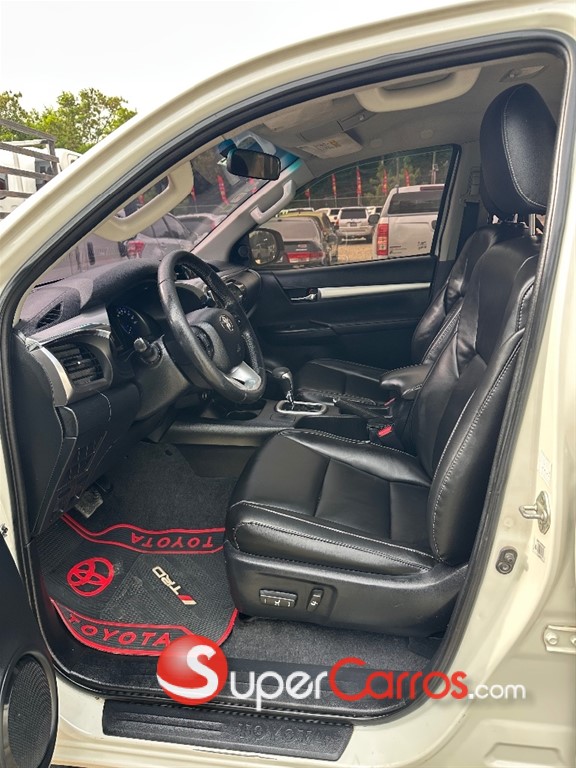 2018 Toyota Hilux Limited — foto 7 / 9