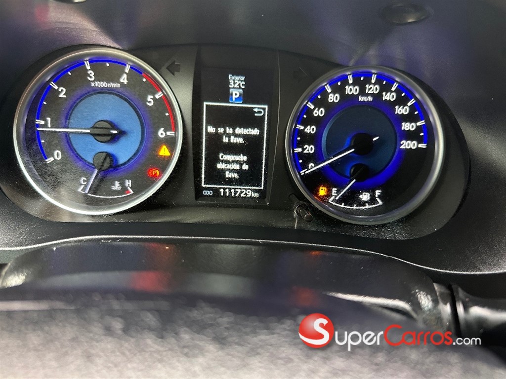 2018 Toyota Hilux Limited — foto 8 / 9