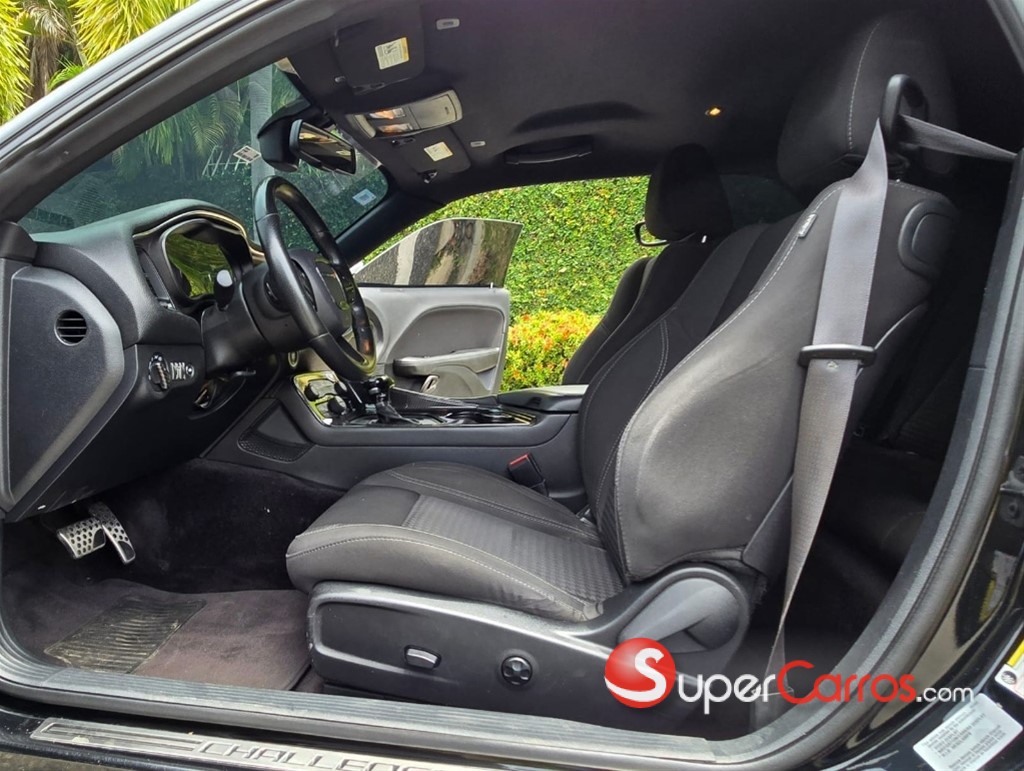 2018 Dodge Challenger SXT — foto 7 / 12