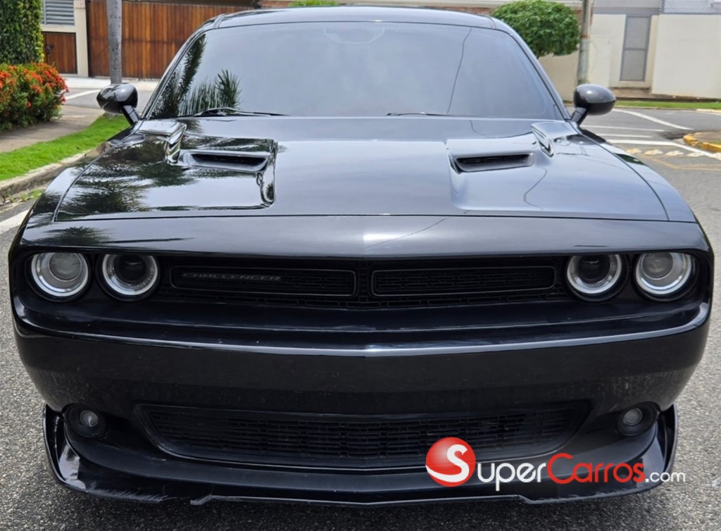 2018 Dodge Challenger SXT — foto 11 / 12