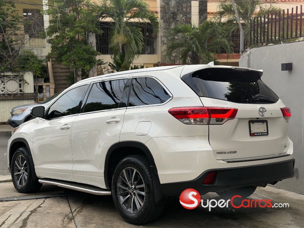 2017 Toyota Highlander XLE — foto 4 / 12
