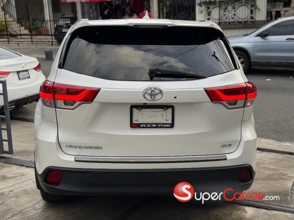 2017 Toyota Highlander XLE — foto 5 / 12