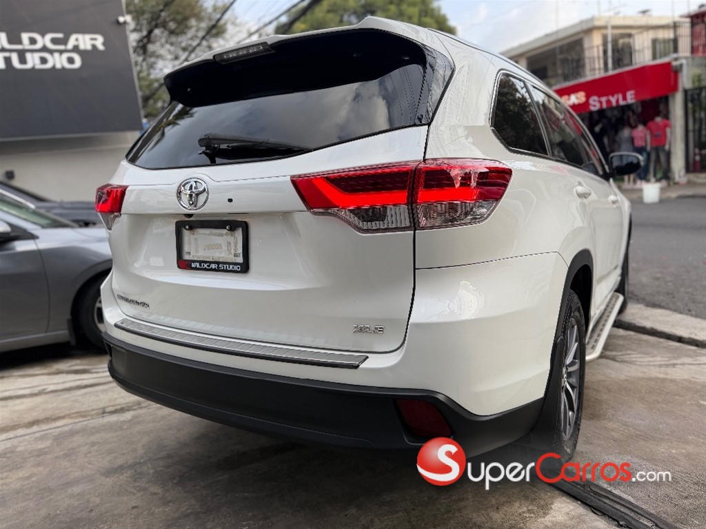 2017 Toyota Highlander XLE — foto 6 / 12