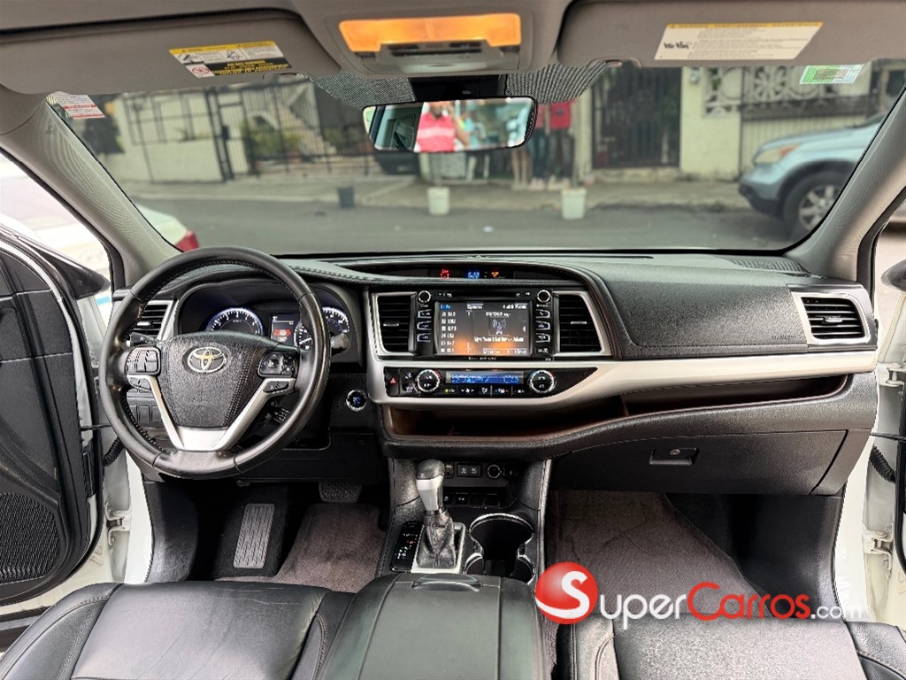 2017 Toyota Highlander XLE — foto 7 / 12
