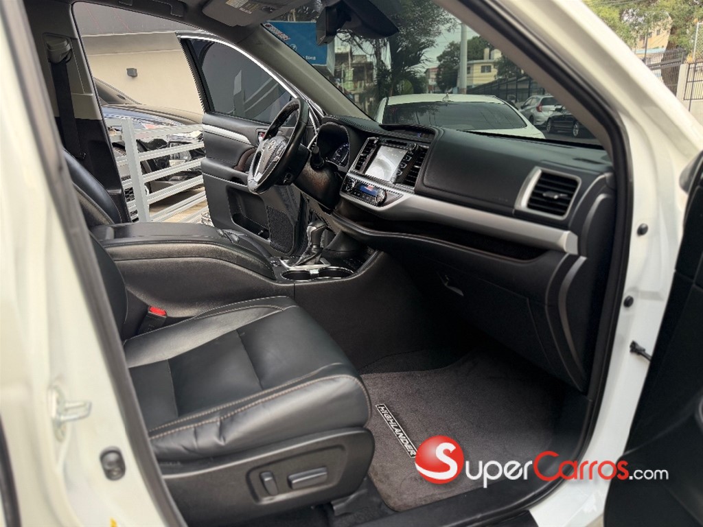2017 Toyota Highlander XLE — foto 9 / 12