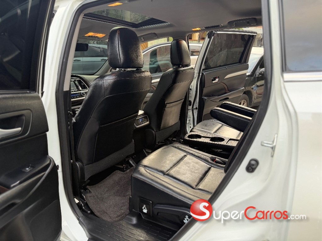 2017 Toyota Highlander XLE — foto 10 / 12