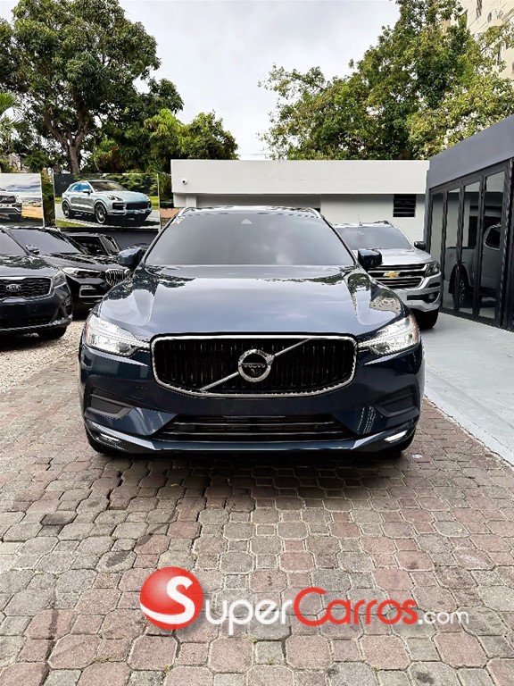 2021 Volvo XC60 Momentum T6 — foto 2 / 11