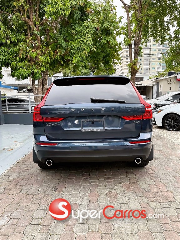 2021 Volvo XC60 Momentum T6 — foto 5 / 11