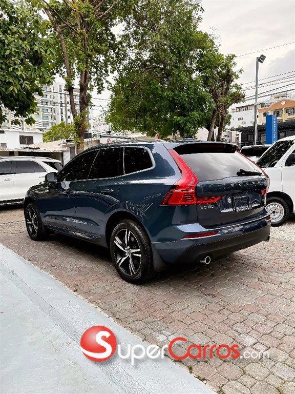 2021 Volvo XC60 Momentum T6 — foto 6 / 11