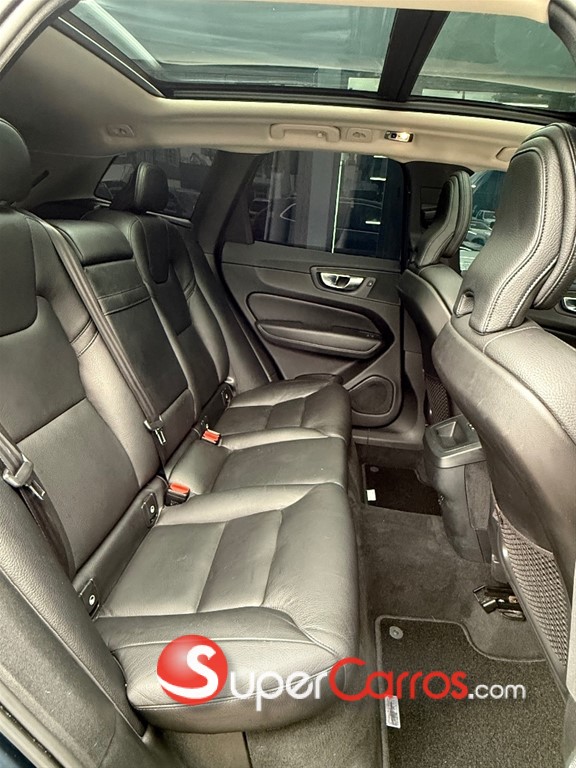 2021 Volvo XC60 Momentum T6 — foto 9 / 11