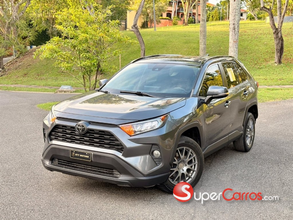 2021 Toyota RAV4 XLE — foto 2 / 12