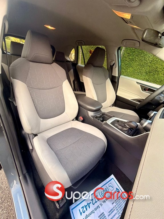2021 Toyota RAV4 XLE — foto 7 / 12