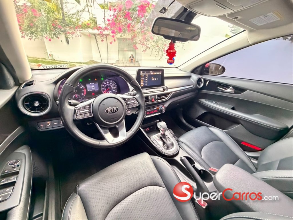 2021 Kia Forte EX — foto 10 / 12