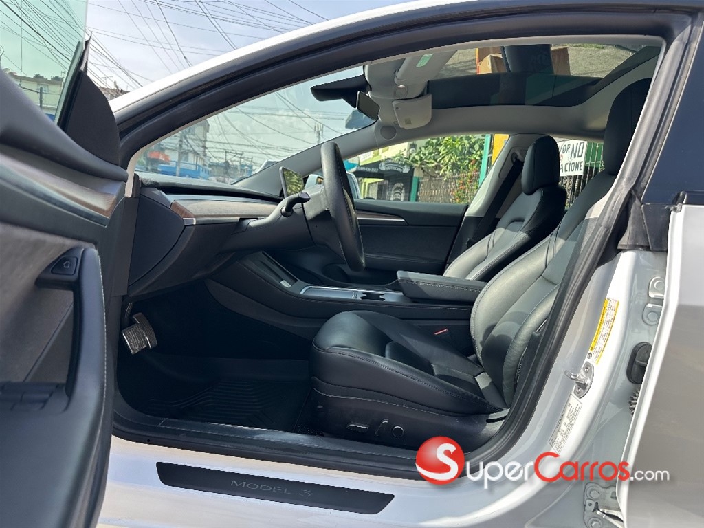2022 Tesla Model 3 Long Range — foto 9 / 11