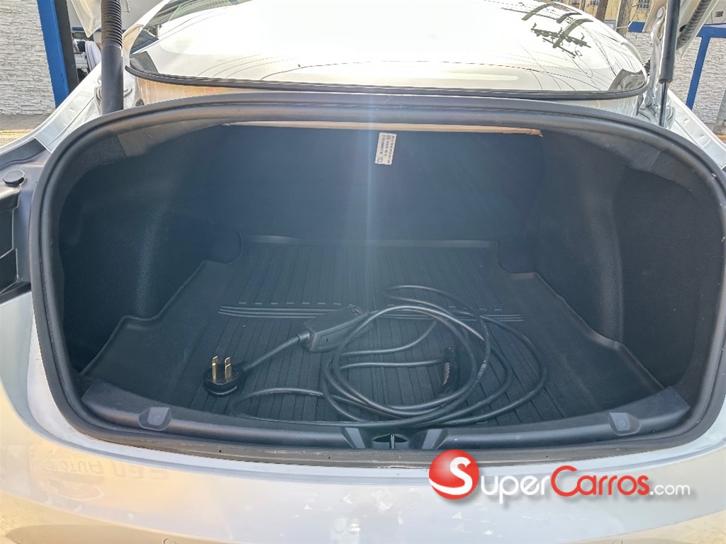 2022 Tesla Model 3 Long Range — foto 11 / 11