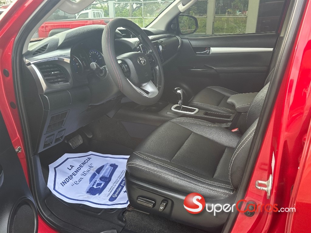 2017 Toyota Hilux SRV — foto 8 / 12