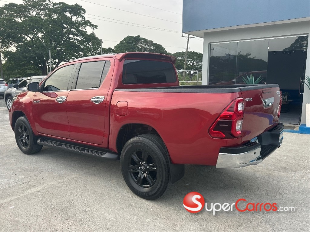 2017 Toyota Hilux SRV — foto 11 / 12