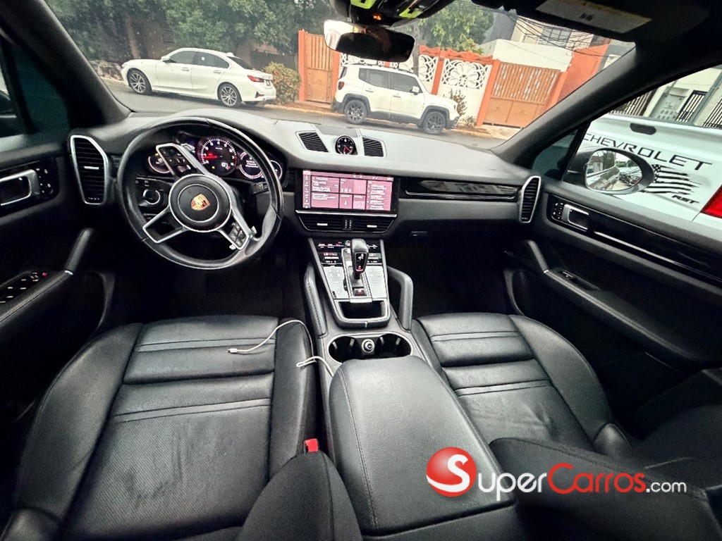 2020 Porsche Cayenne — foto 7 / 10