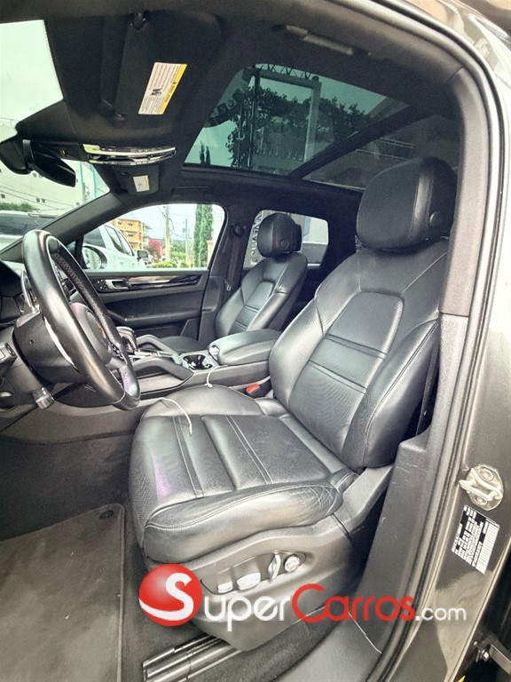 2020 Porsche Cayenne — foto 8 / 10