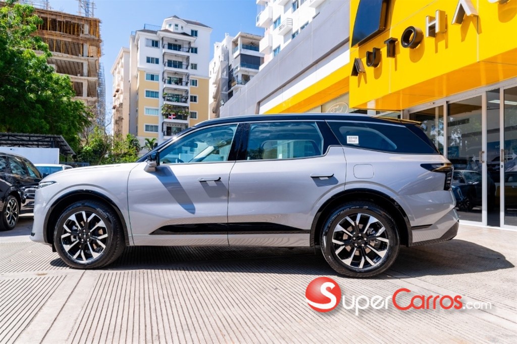 2026 Ford EDGE Titanium — foto 2 / 9