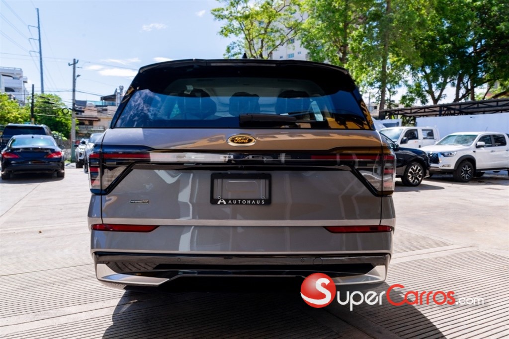 2026 Ford EDGE Titanium — foto 3 / 9